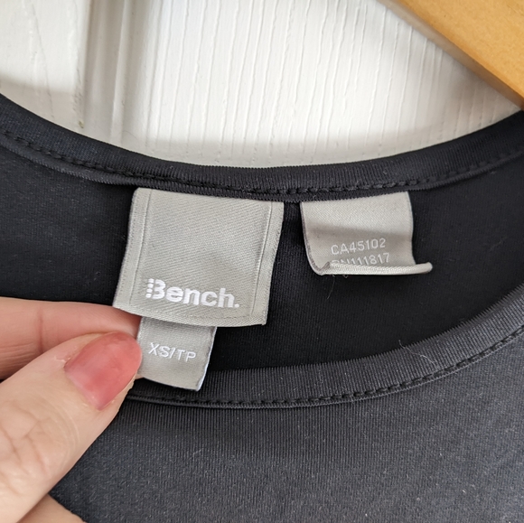 FREE with purchase over $30 🤩Bench workout tank top - Picture 3 of 5